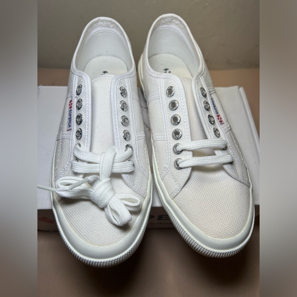 Superga Shoes classic white Cotu Unisex Men Size 7 1/2; Women Size 9.